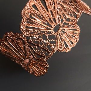 Stella & dot rose gold filigree cuff